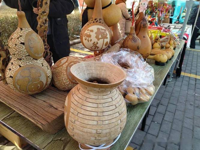 民俗生活鬧不停 多彩文旅惹人愛(ài)——農(nóng)村民間工藝制品的魅力與新生